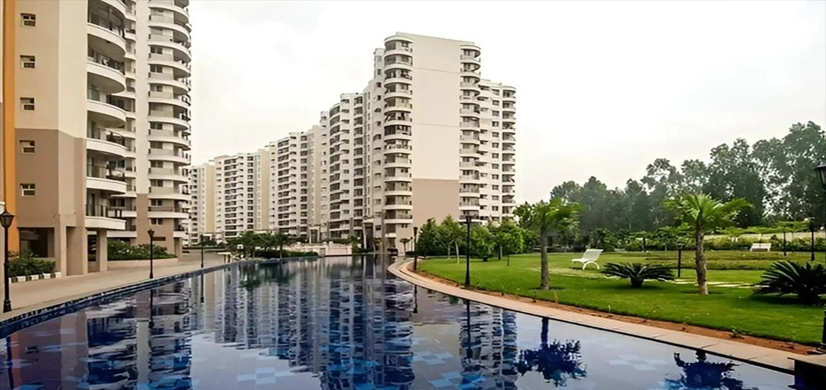 Purva Hebbagodi Luxury Swimming Pool View